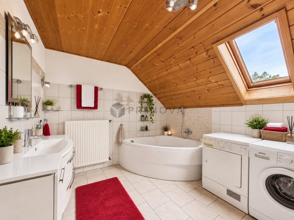 Besonderes Wohngefühl! Maisonette mit Galerie und Cheminée – Foto 10 von 19