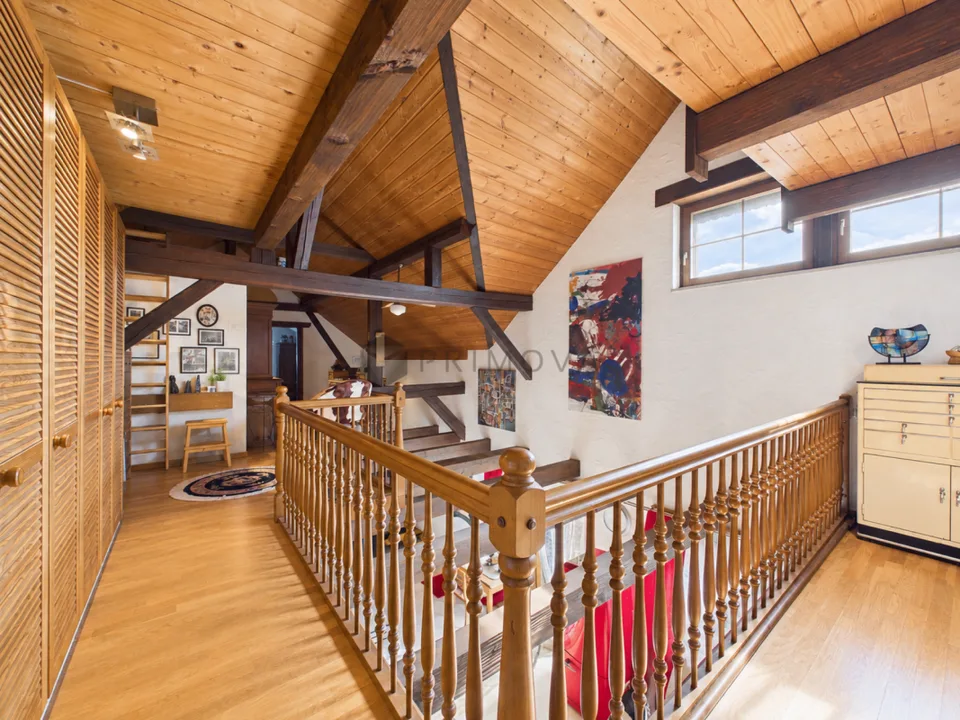 Besonderes Wohngefühl! Maisonette mit Galerie und Cheminée – Foto 12 von 19