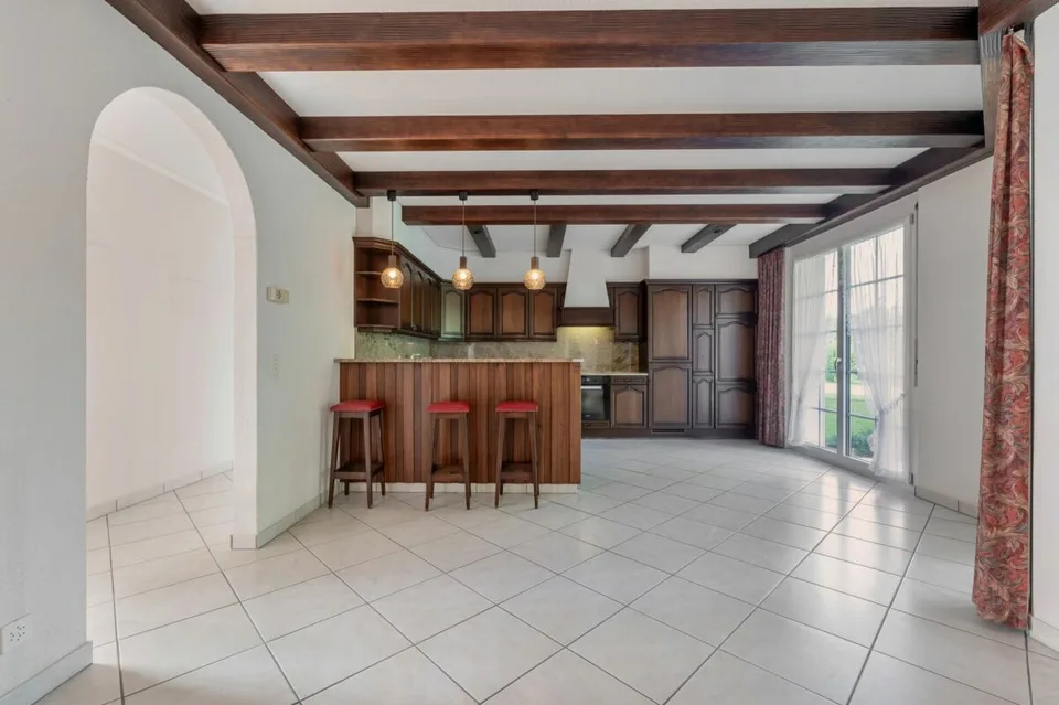 Propriété représentative avec potentiel et réserve de construction de 900 m² – photo 7 sur 13
