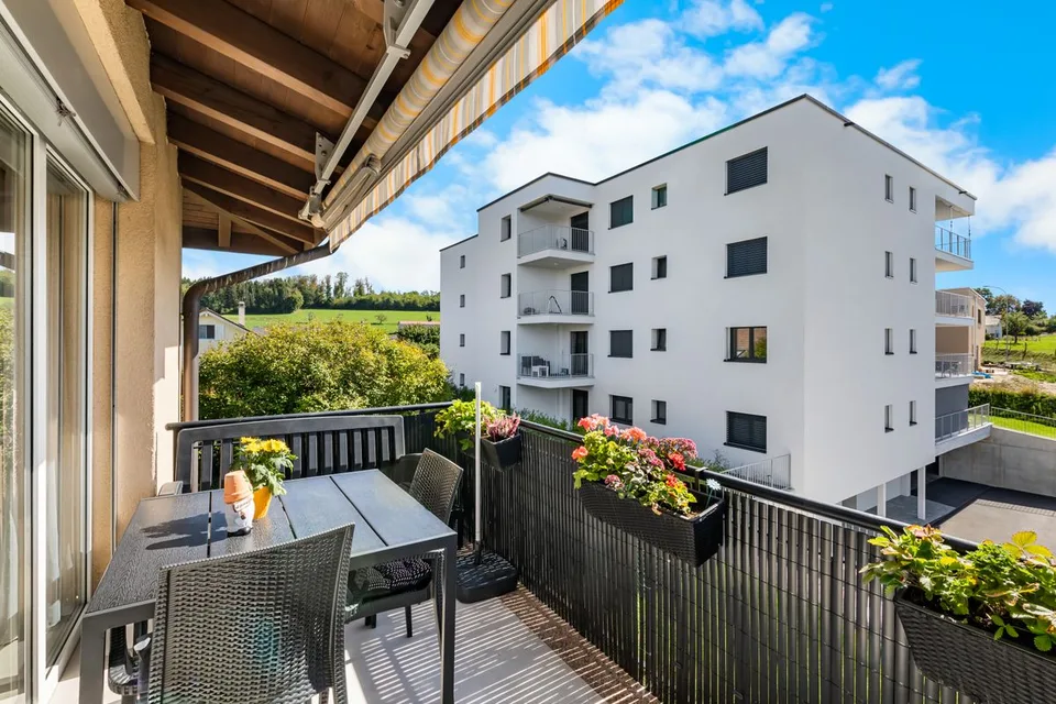 Bel appartement de 122 m² au dernier étage, entièrement rénové, avec 2 places de parc dans un garage souterrain. – photo 8 sur 13