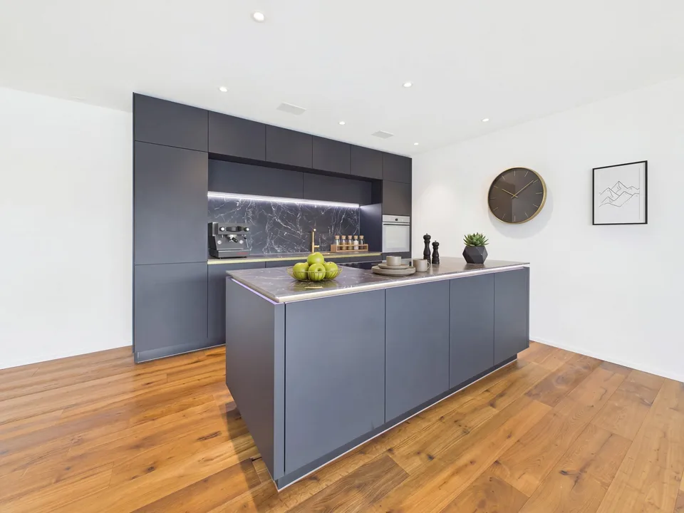 Appartement en terrasse de 3 pièces avec terrasse de 132 m² à Emmen – photo 2 sur 11