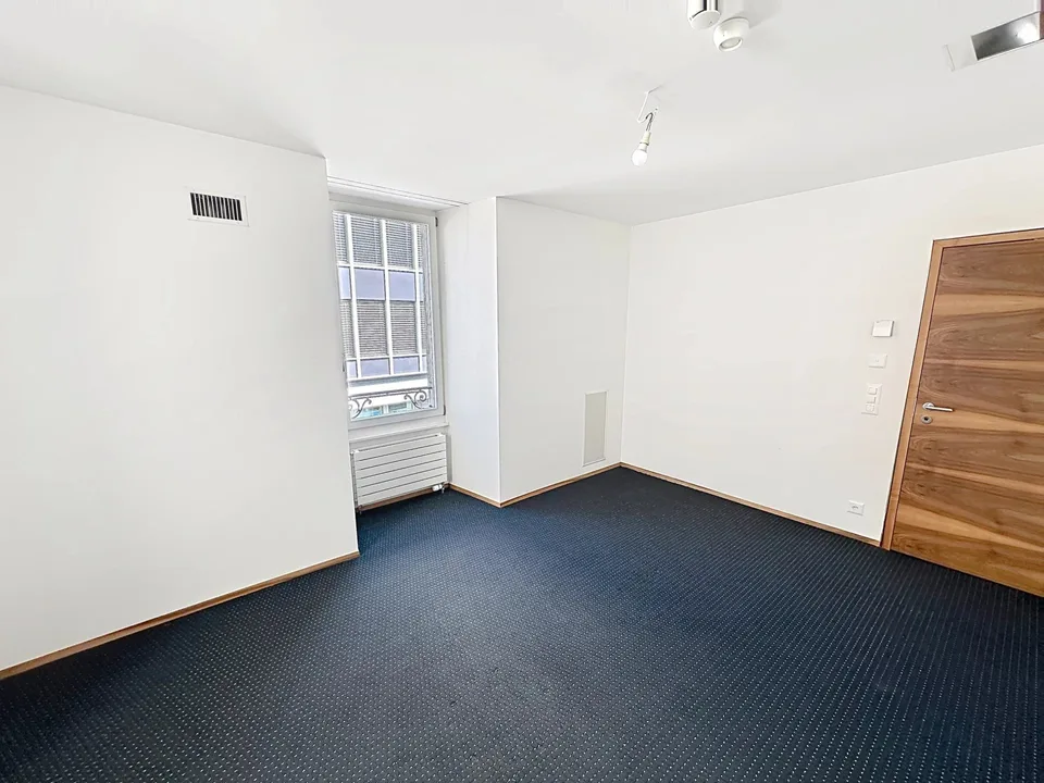Exceptional offices of 1,250 m² in the heart of Nyon – photo 9 of 11