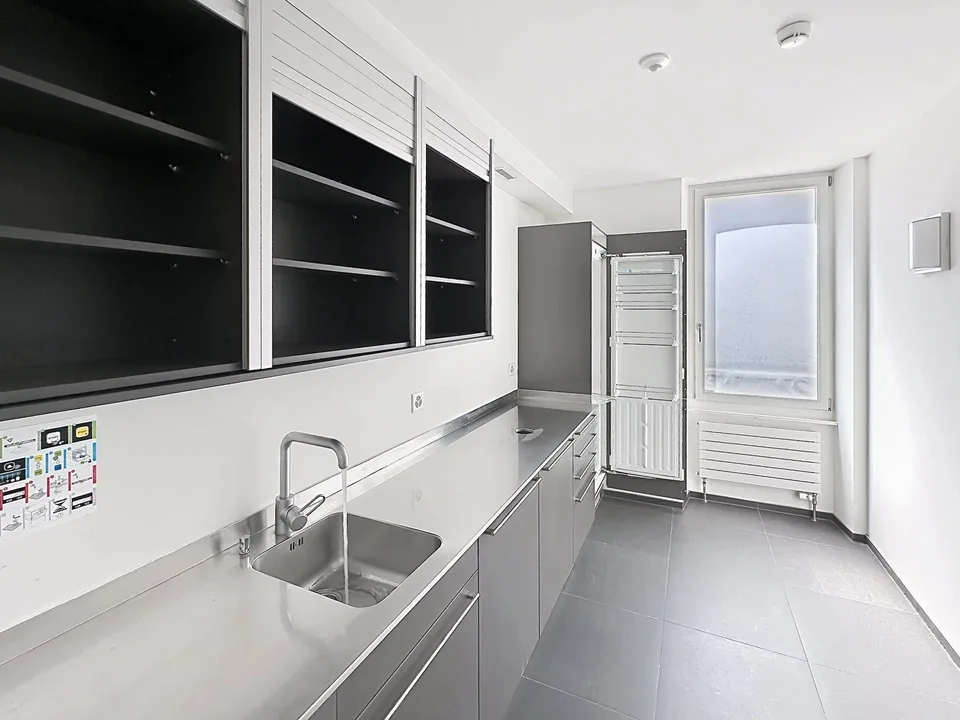 Exceptional offices of 1,250 m² in the heart of Nyon – photo 7 of 11