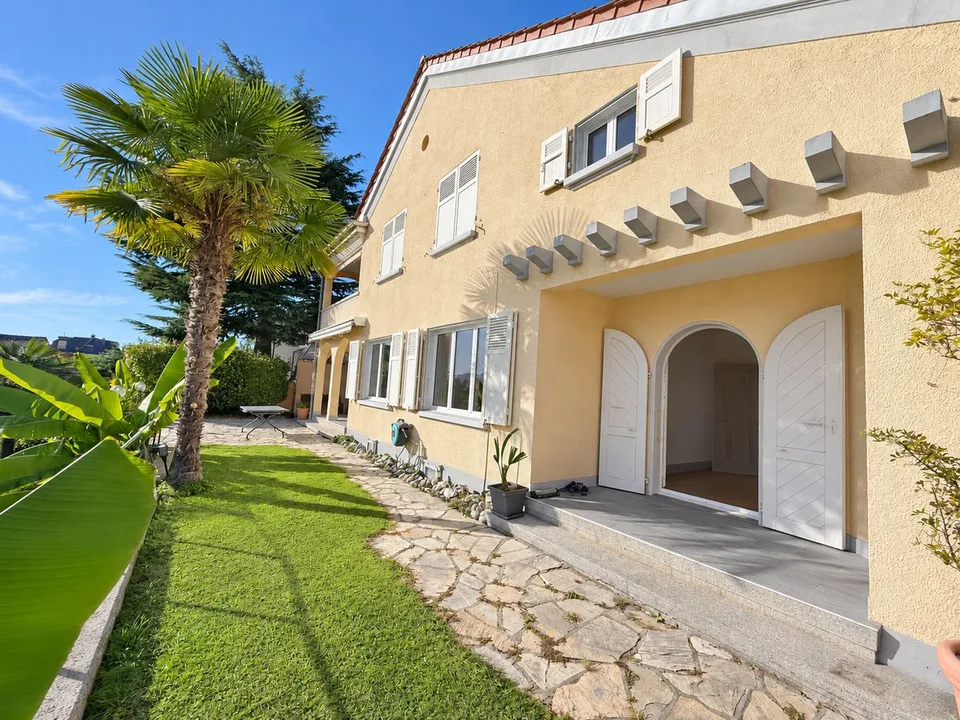 Appartement de charme de 4,5 pièces, terrasse, jardin et splendide vue sur le lac ! – photo 13 sur 13