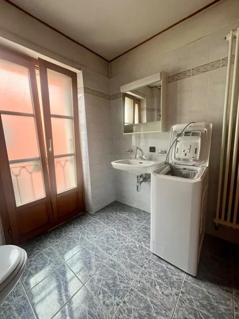 KOMFORTABLE 2.5 ZIMMER RENOVIERT IN TOSKANISCHER RUSTIK IN STABIO – Foto 6 von 12