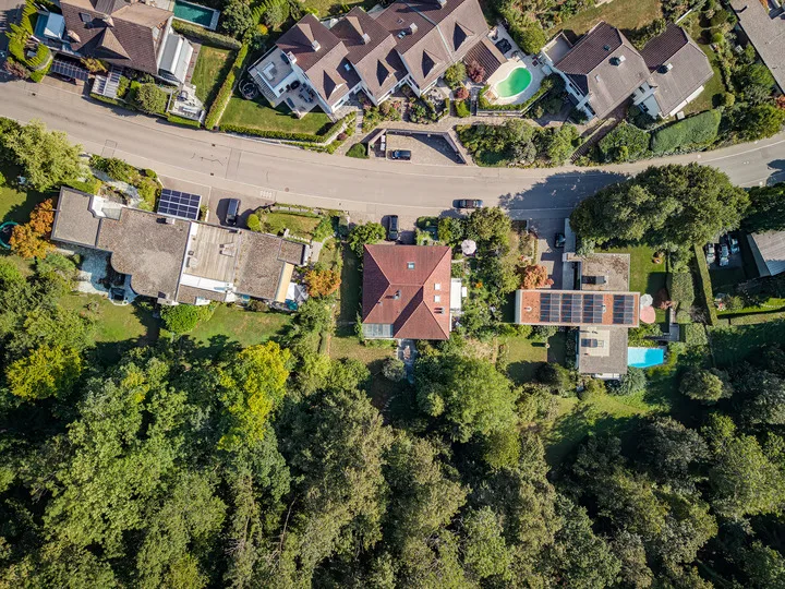 OPPORTUNITÀ DI TERRENO EDIFICABILE A FELDMEILEN – foto 6 di 8