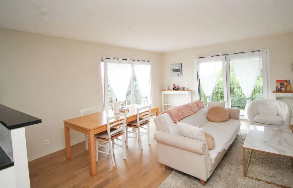 Très beau 3.5 Pièces avec grand balcon et magnifique vue campagne – photo 6 sur 12