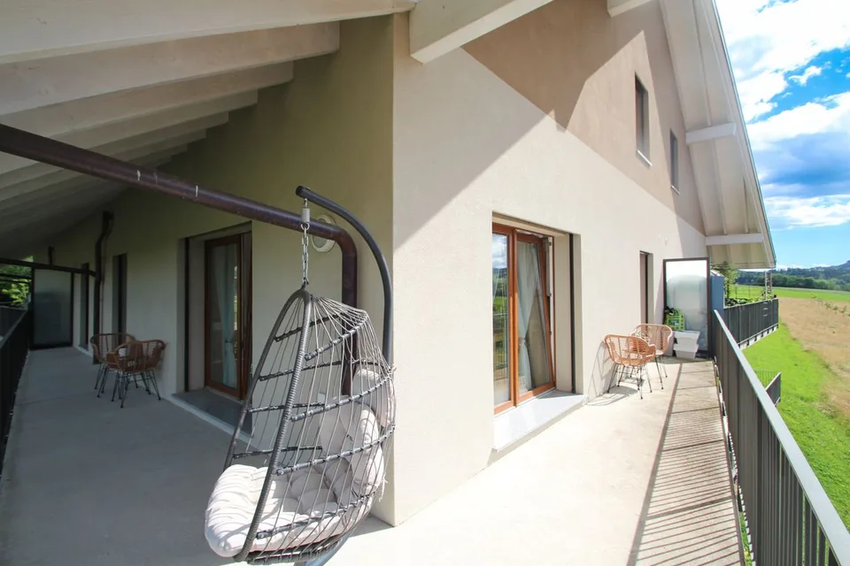 Très beau 3.5 Pièces avec grand balcon et magnifique vue campagne – photo 10 sur 12