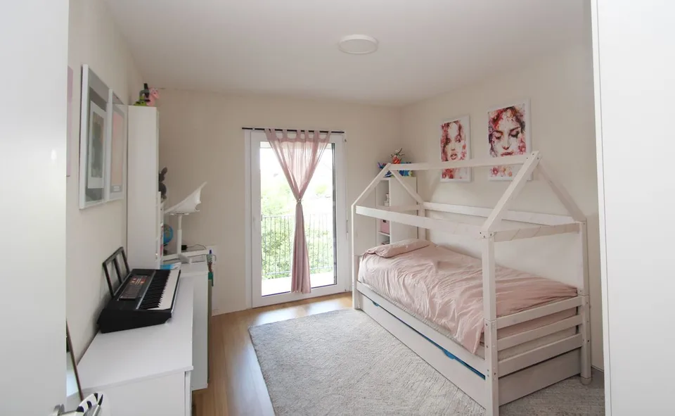 Très beau 3.5 Pièces avec grand balcon et magnifique vue campagne – photo 9 sur 12