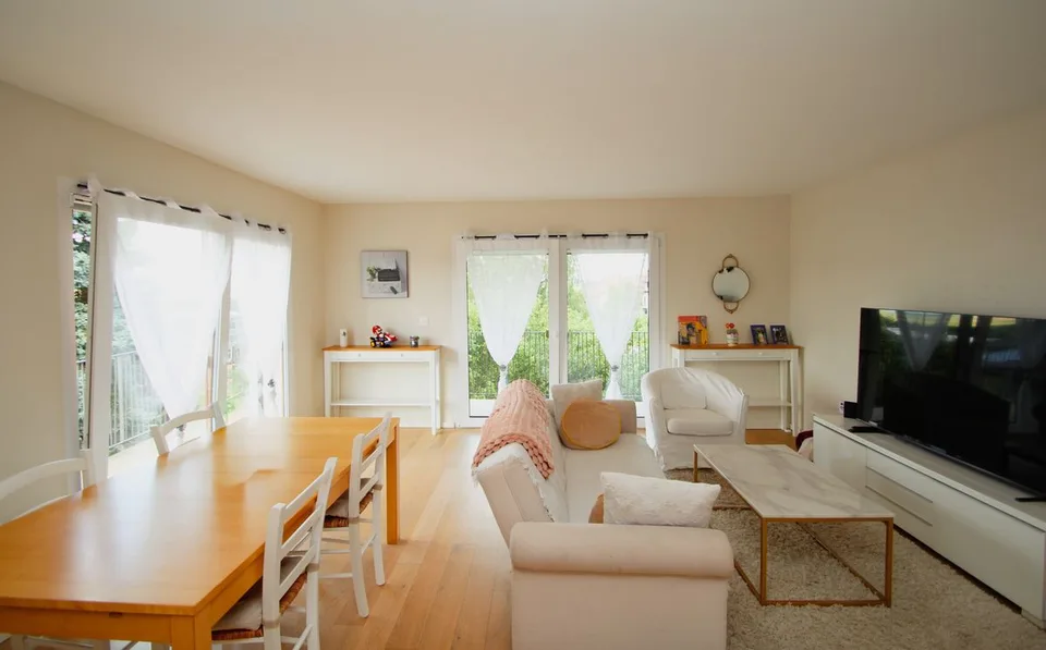 Très beau 3.5 Pièces avec grand balcon et magnifique vue campagne – photo 7 sur 12