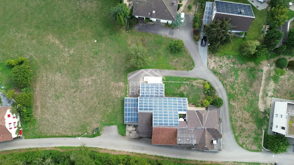 Large Building Plot with Development Potential & Renovated Multi-Family House – photo 5 of 6