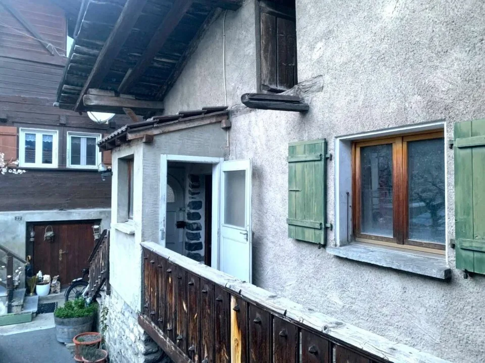 Dorfhaus mit 5,5 Zimmern in Chamoson – Foto 1 von 27