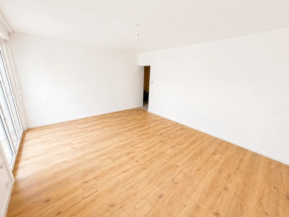 Fribourg: Renovierte 3,5 Zimmer von 82 m² mit zwei Balkonen – Foto 4 von 13