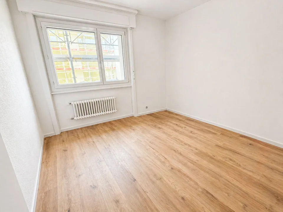 Fribourg: Renovierte 3,5 Zimmer von 82 m² mit zwei Balkonen – Foto 8 von 13