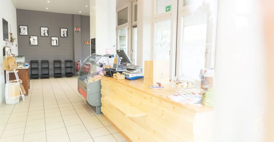 Commercial space of approx. 200 m2 - Grives 4 – photo 3 of 4