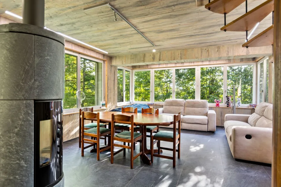 A refuge in the heart of the Jura ridges 2,520 m² of nature – photo 4 of 8