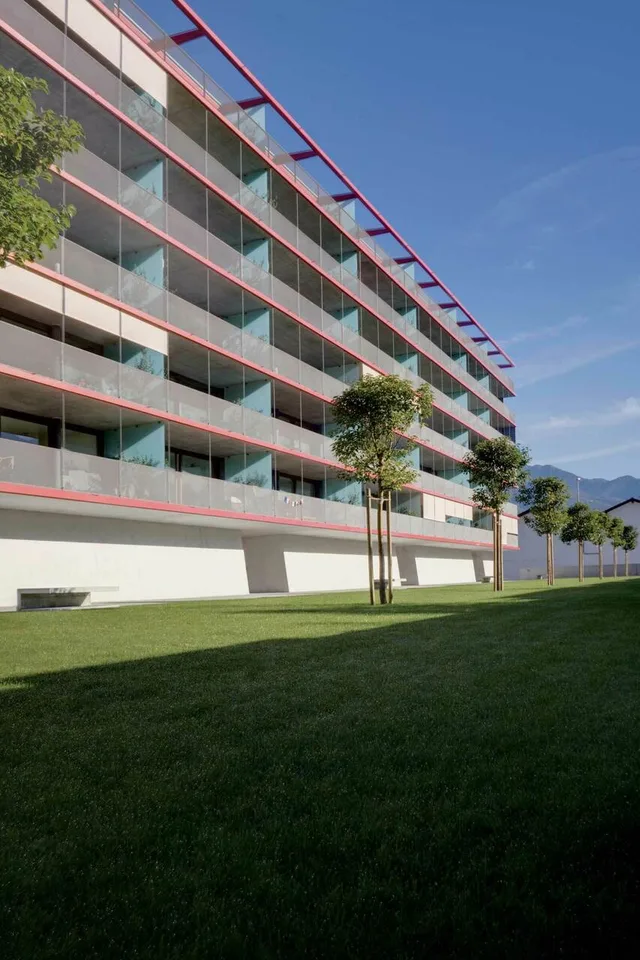 LOCARNO - Elegante 3,5 Zimmer mit Terrasse und Parkplatz in der Garage – Foto 5 von 13