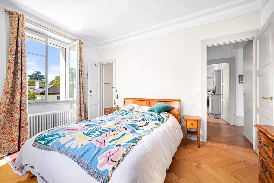 Außergewöhnliches Herrenhaus, das im Herzen von Chêne-Bougeries vollständig renoviert wurde – Foto 9 von 13
