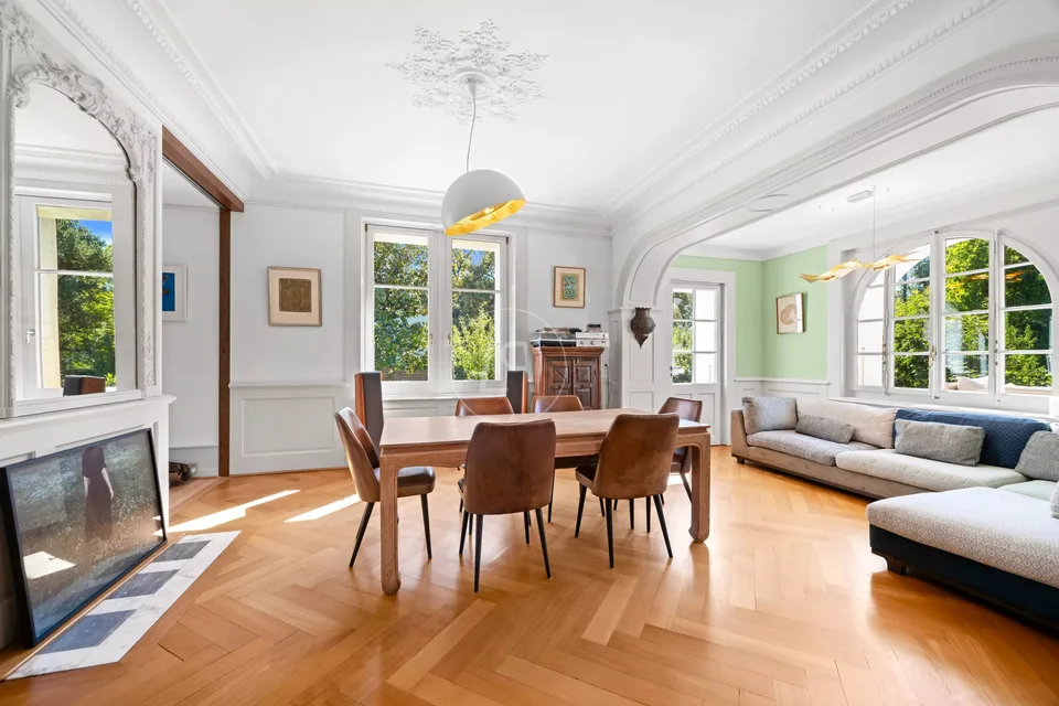 Außergewöhnliches Herrenhaus, das im Herzen von Chêne-Bougeries vollständig renoviert wurde – Foto 2 von 13