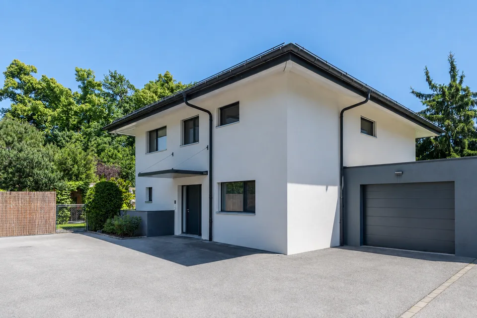 Zeitgenössische Villa mit Schwimmbad – Foto 12 von 12