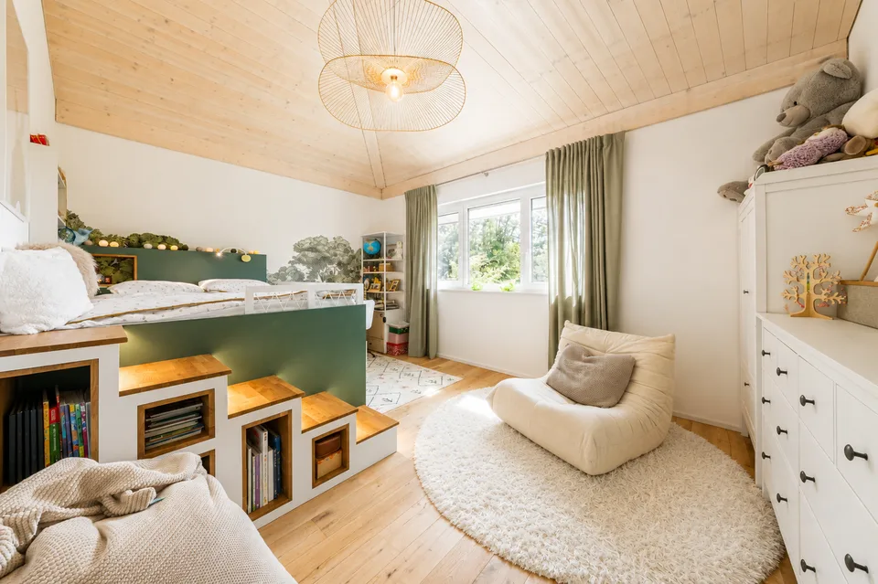 Zeitgenössische Villa mit Schwimmbad – Foto 9 von 12