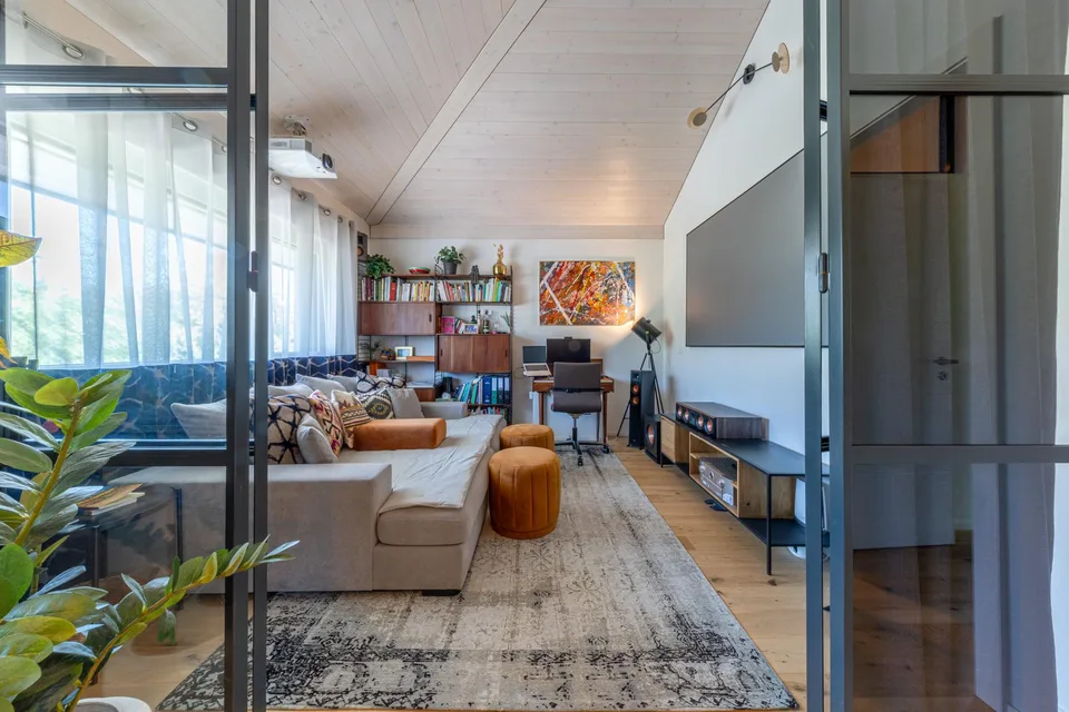Zeitgenössische Villa mit Schwimmbad – Foto 6 von 12