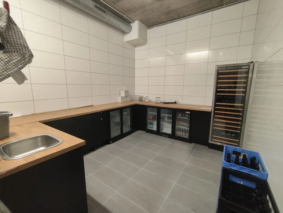 For rent offices of approximately 187 m2 in Etoy – photo 10 of 10