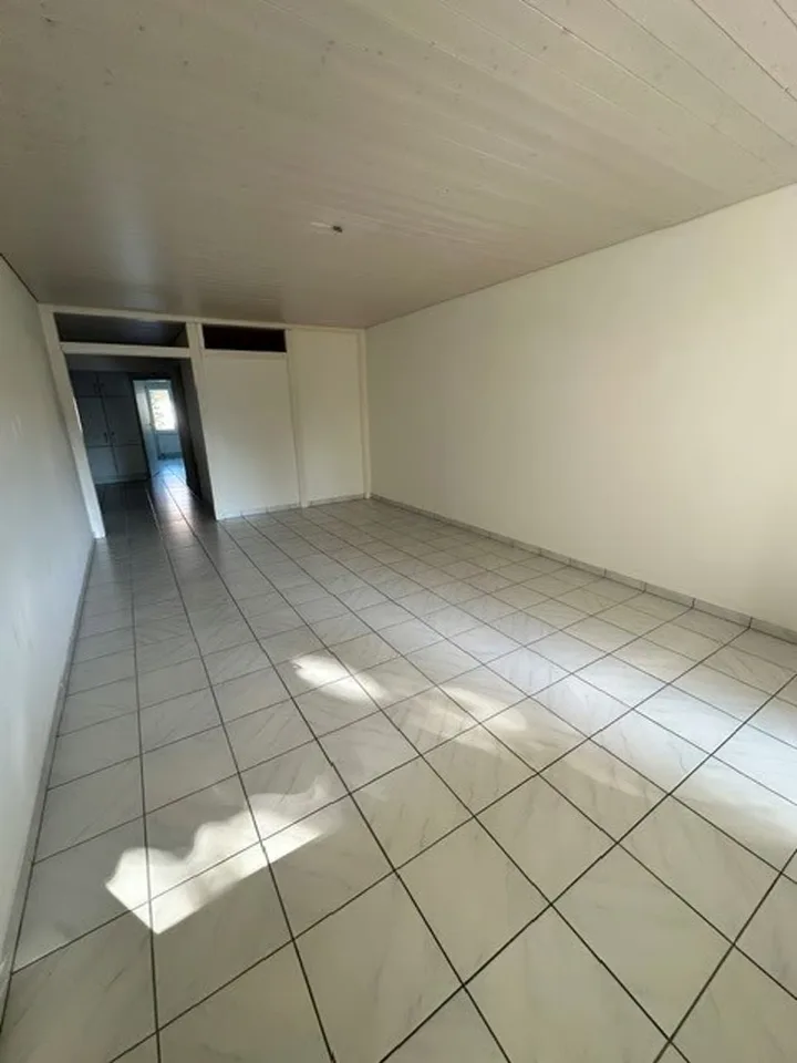 Appartement lumineux de 4,5 pièces dans le calme de Schwadernau – photo 5 sur 13