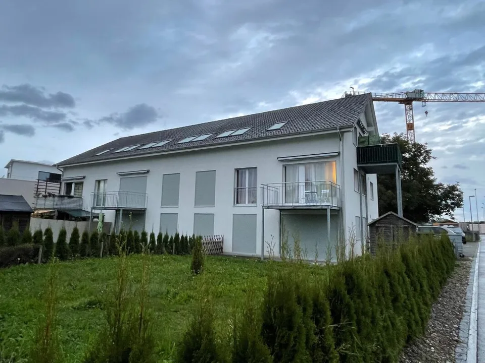3.5 Zi helle Dach Wohnung – Foto 2 von 13