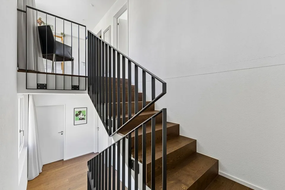 Casa d'architetto di alta qualità con piscina e molta privacy – foto 4 di 13