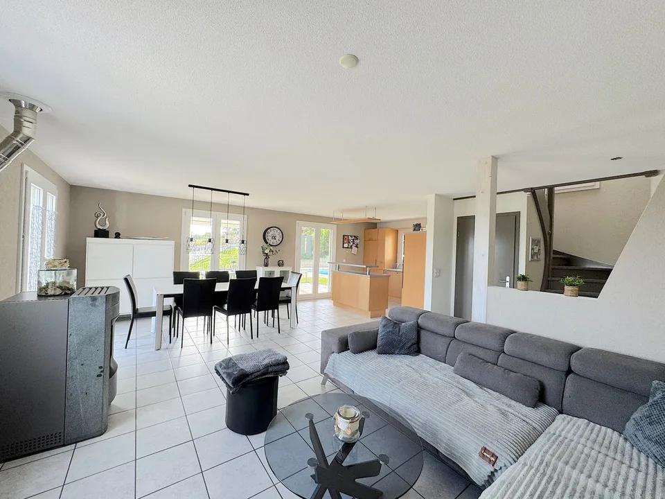 Villa individuelle - Grand jardin, piscine et magnifique vue / 4km de Romont / 25 minutes de Bulle – photo 5 sur 13