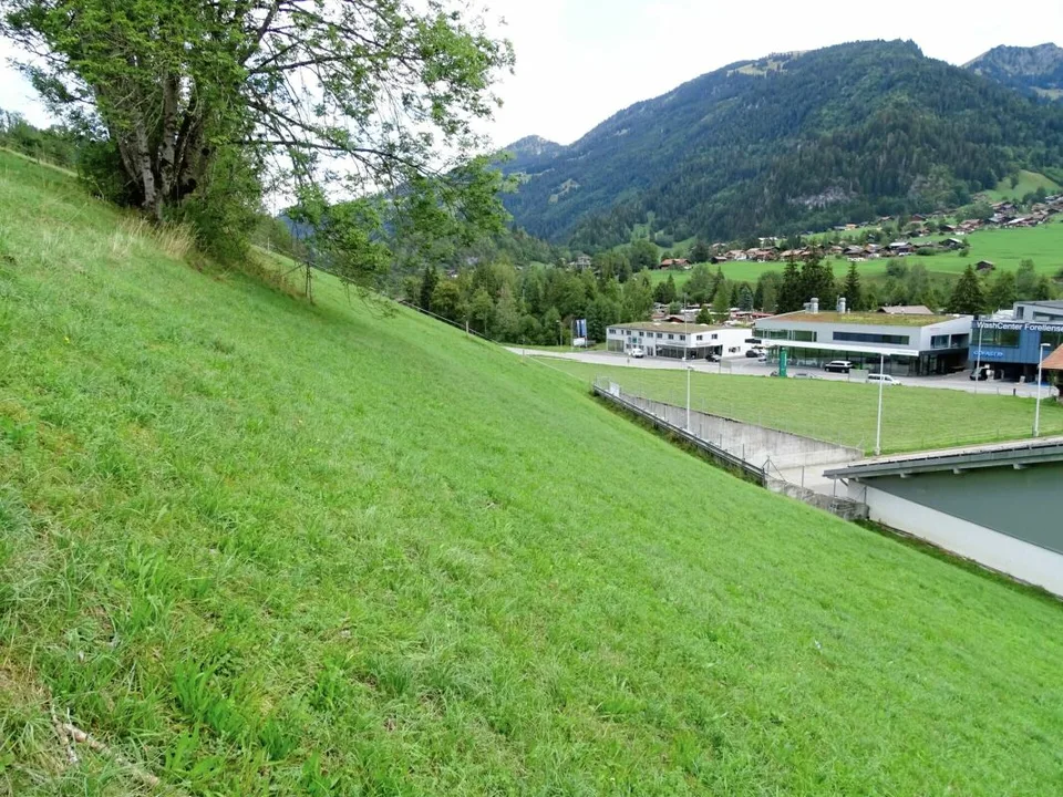 Parcelle de construction en pente à Zweisimmen BE – photo 6 sur 9