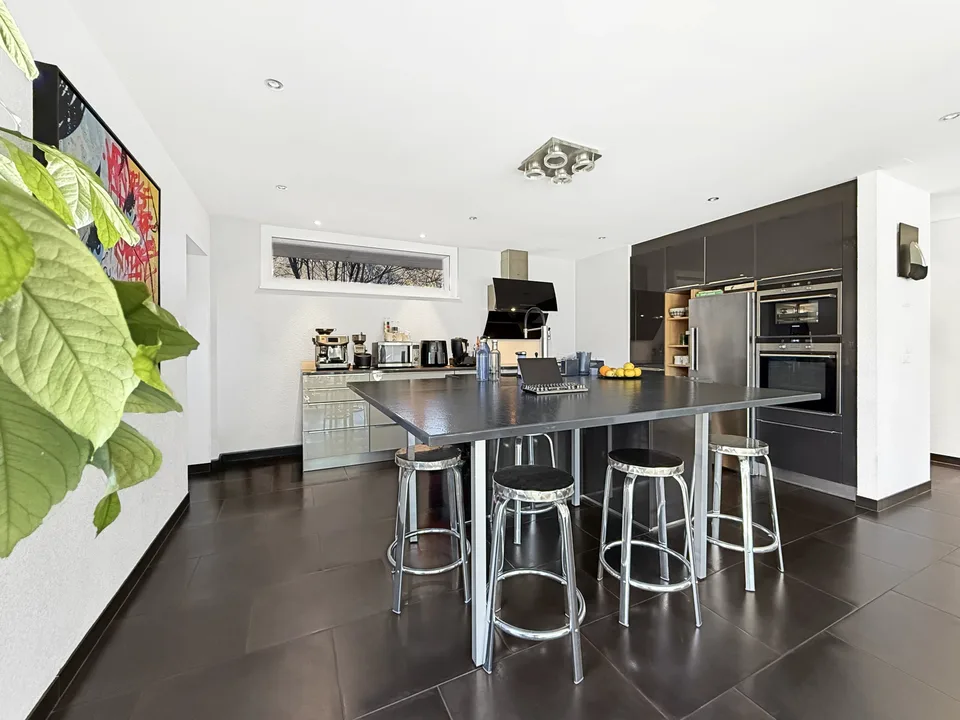 Fully | Villa contemporanea di 6,5 locali con piscina – foto 4 di 13