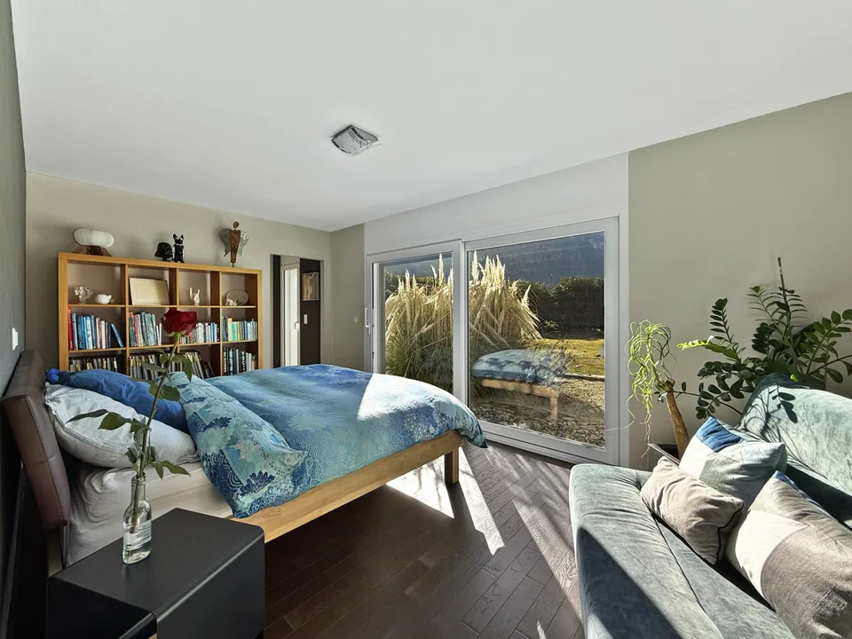 Fully | Villa contemporanea di 6,5 locali con piscina – foto 9 di 13