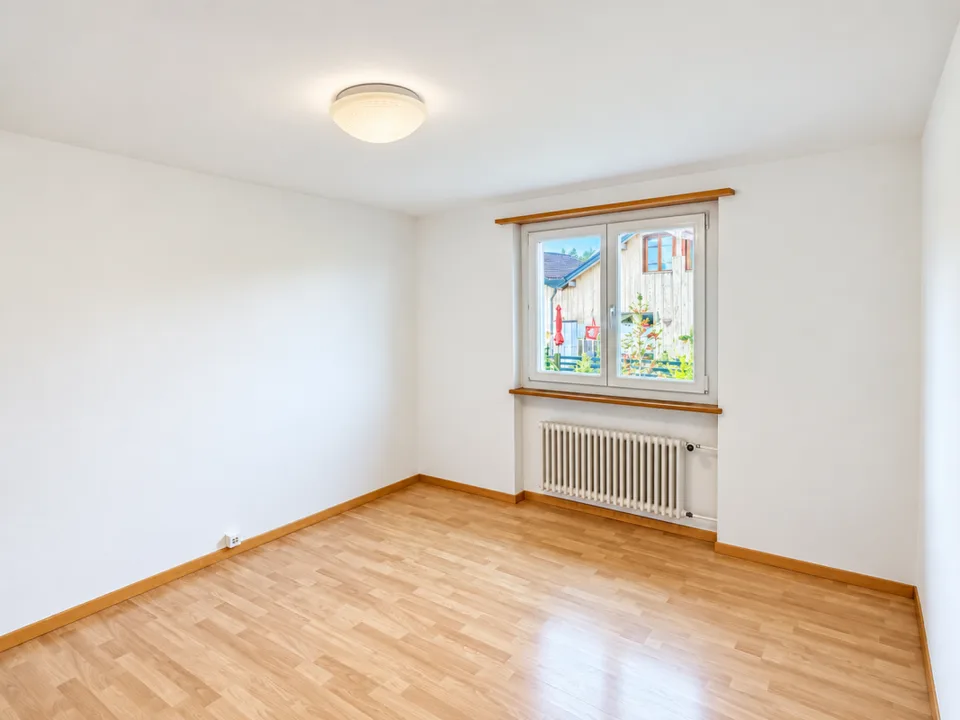 Appartement de 3 pièces confortable dans un emplacement central à Oetwil am See – photo 5 sur 6