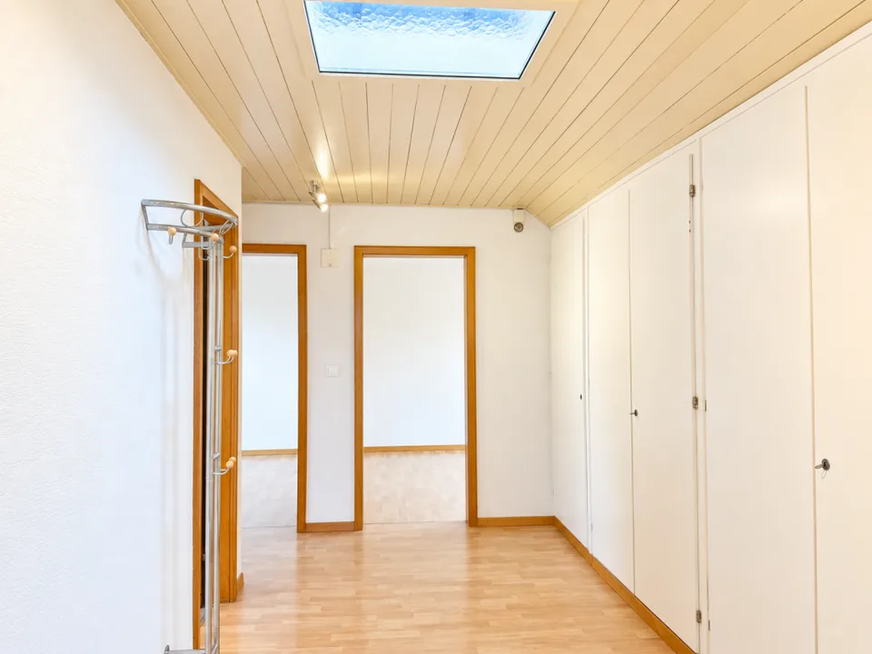 Appartement de 3 pièces confortable dans un emplacement central à Oetwil am See – photo 4 sur 6