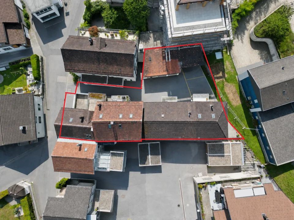 Casa plurifamiliare con 8 unità abitative e diversi garage a Netstal GL – foto 5 di 18