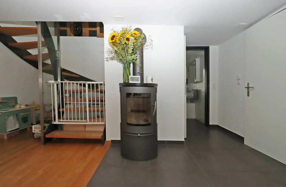 Casa plurifamiliare con 8 unità abitative e diversi garage a Netstal GL – foto 11 di 18