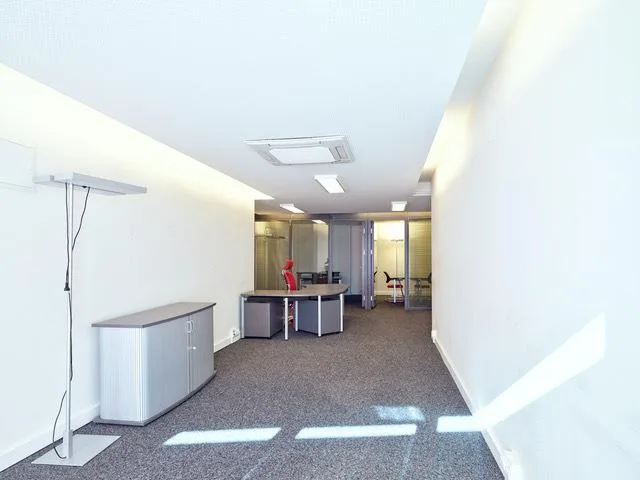 Bel espace commercial de 70m2 à louer – photo 2 sur 11