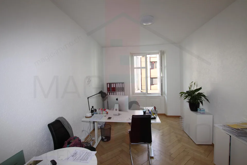 Gebäude ideal gelegen in einer dynamischen Straße zu verkaufen in Delémont. – Foto 5 von 18
