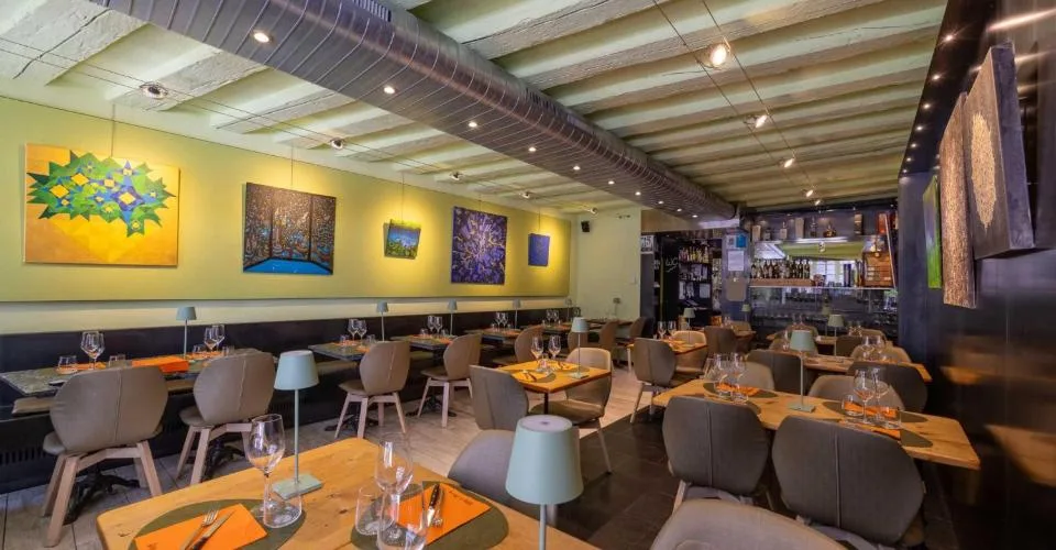 Restaurant réputé au coeur de la vieille ville - vente avec les murs – photo 4 sur 7