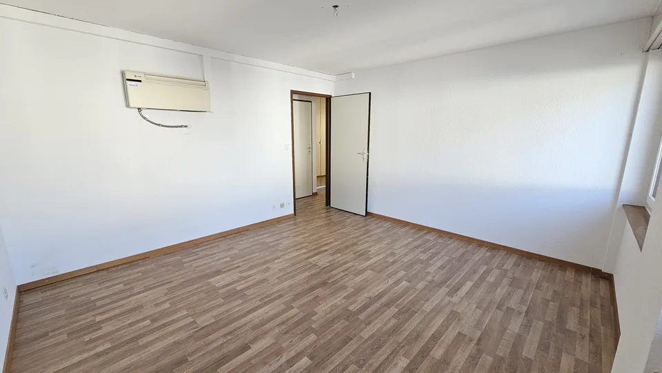 Zu verkaufen in Delémont 3,5-Zimmer-Wohnung im 2. Stock – Foto 8 von 13