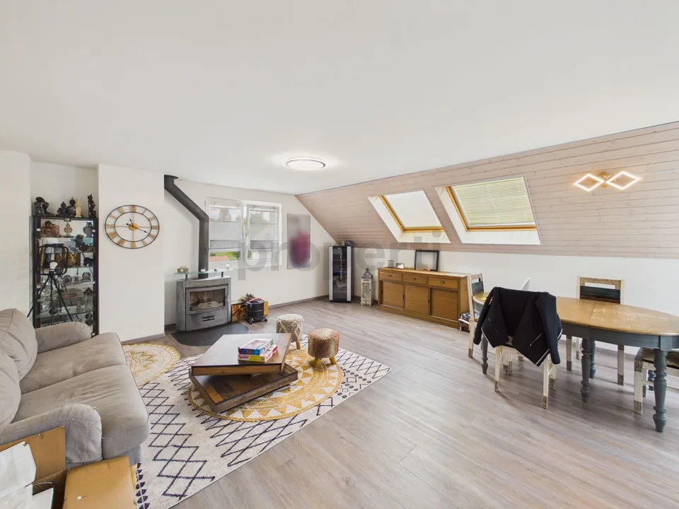Duplex, Schöne Helligkeit, Privater Sonniger Balkon, Fußbodenheizung, Rollstuhlzugang mit Aufzug & Schulen in 90m! – Foto 13 von 24