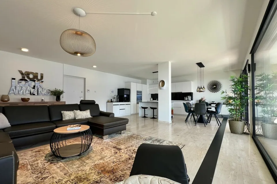 Vivere esclusivo con vista lago a 180°, area benessere e piscina – foto 6 di 13