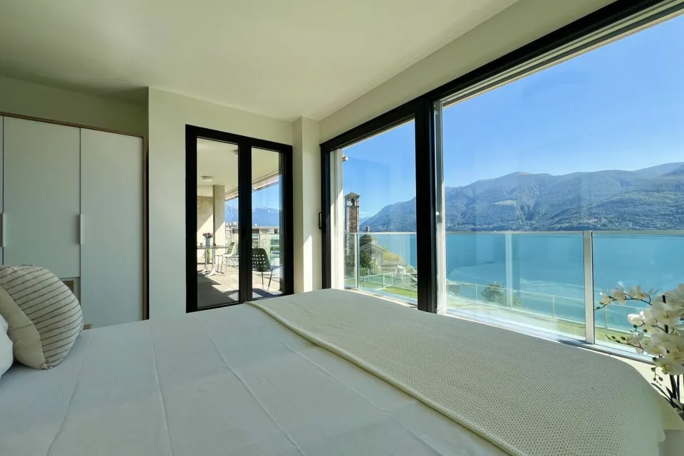 Vivere esclusivo con vista lago a 180°, area benessere e piscina – foto 12 di 13
