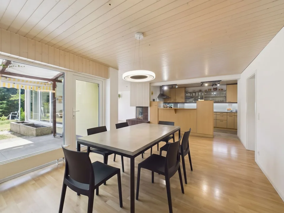 Grosszügiger Garten, Ruhige & Familienfreundliche Umgebung, Balkon, Keller & Garagenparkplatz! – Foto 5 von 24