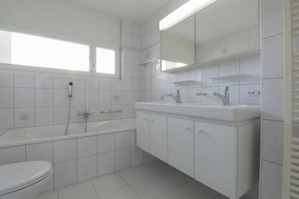 Ampio appartamento al piano terra in affitto a Tägerig – foto 7 di 11