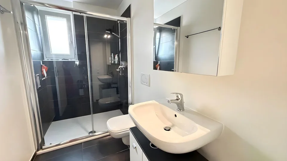 Modernes 3,5-Zimmer-Apartment – Foto 6 von 7