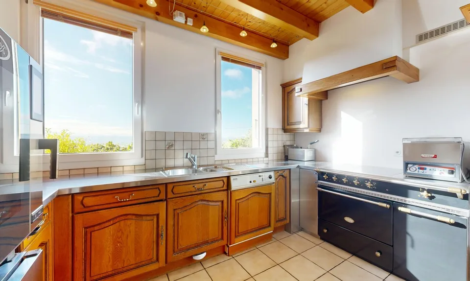 Casa indipendente con grande giardino e vista aperta vicino a Yverdon – foto 3 di 11