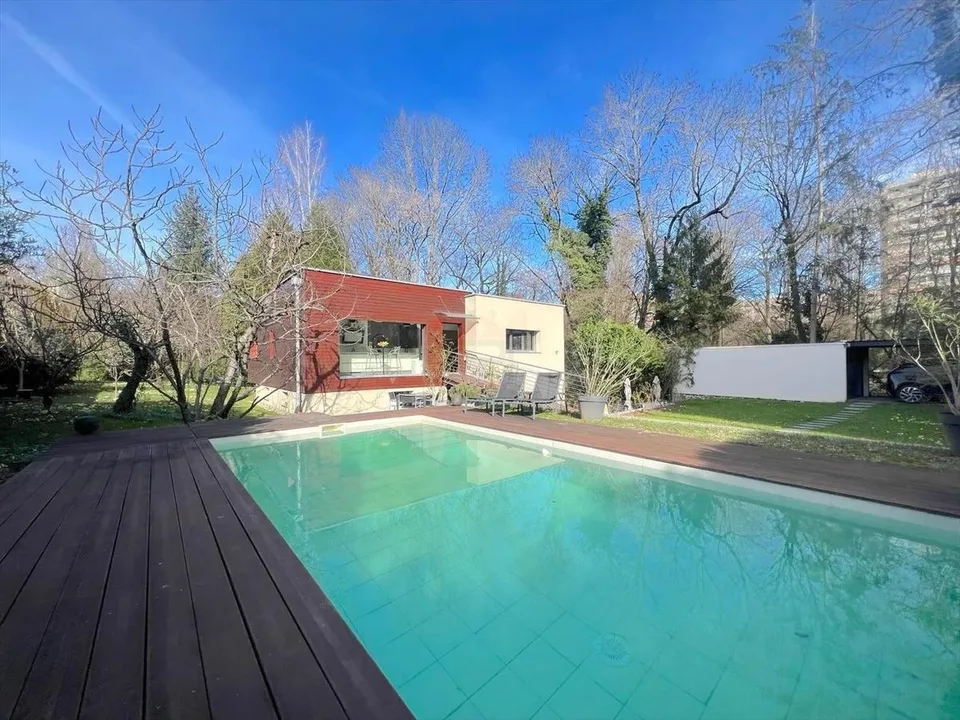 Schöne zeitgenössische Villa in ruhiger Lage – Foto 4 von 13